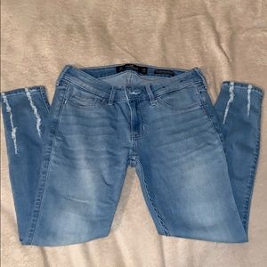 Hollister Light-washed Cropped Jeans